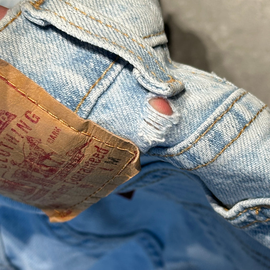 2001 Levis 550